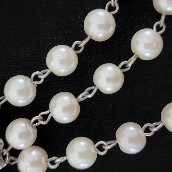 NWT Pearl and Silver Elegance Necklace - Picture 5 of 8